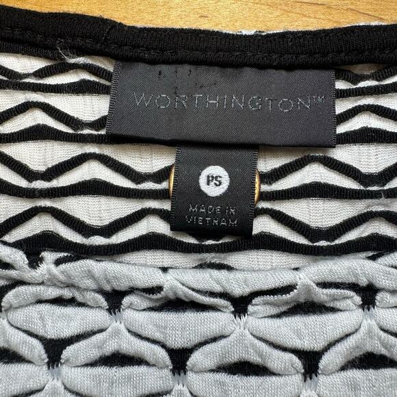 Worthington Women’s White and Black top. Size PS - Picture 3 of 4